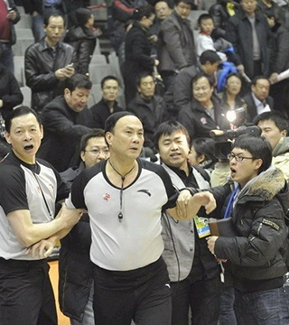 球强硬破局 球强硬破局